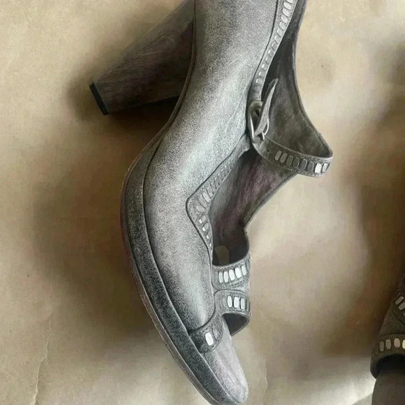 Calleen Cordero Studded Peep Toe Block Heels Leather 9.5 EUC. - Picture 5 of 9